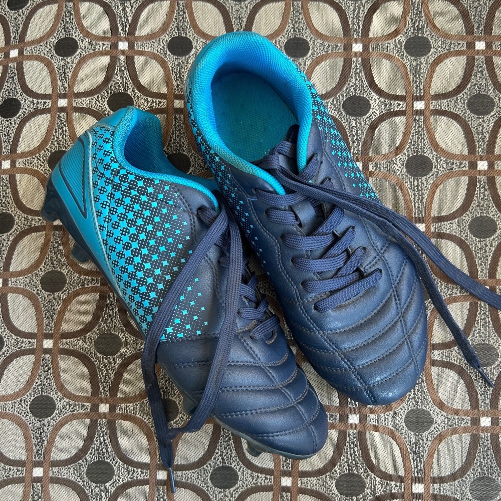 🌻Like New Boys Cleats
